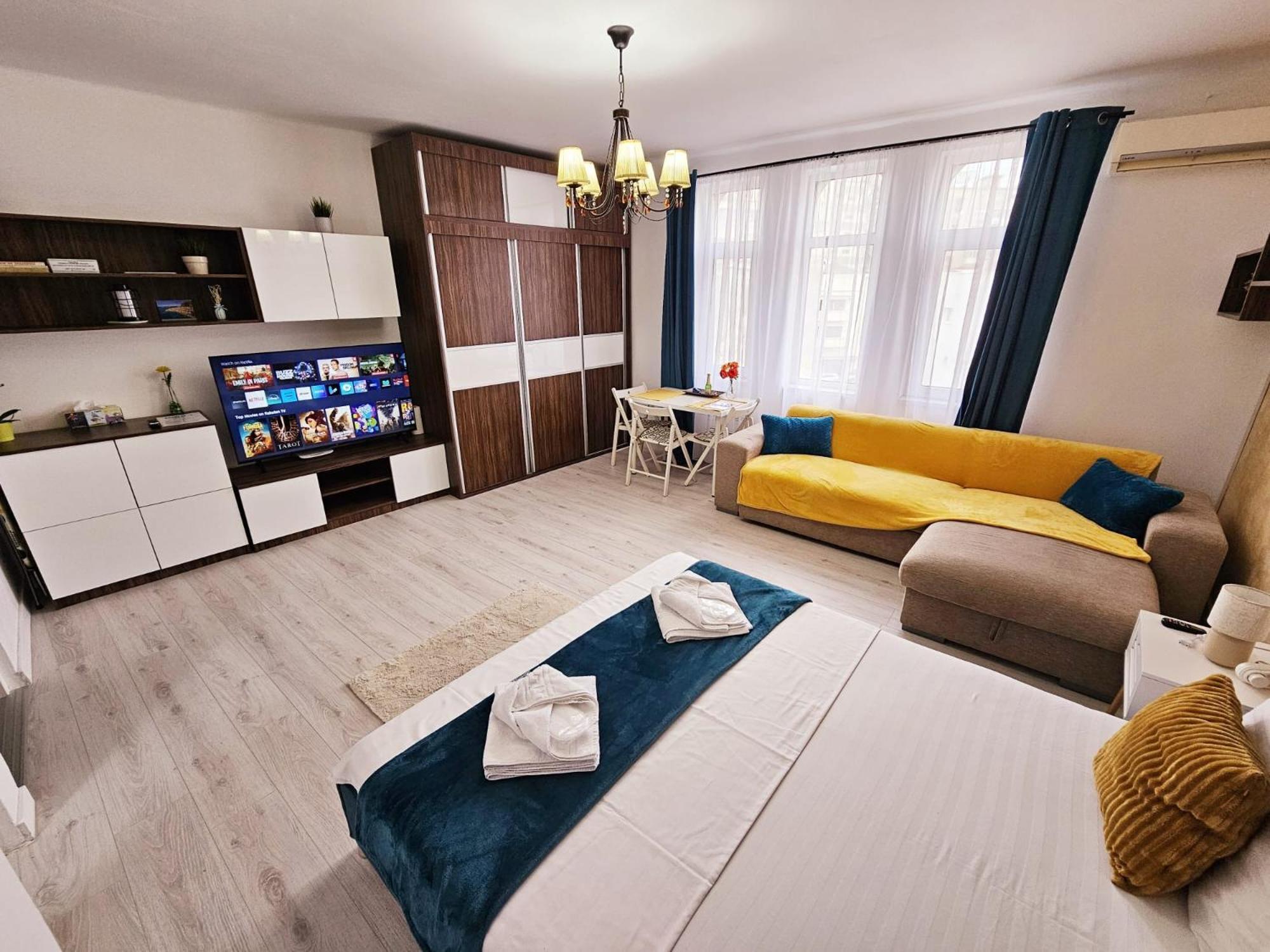 Downtown Old Center Universitate - Cav8 * Bucharest